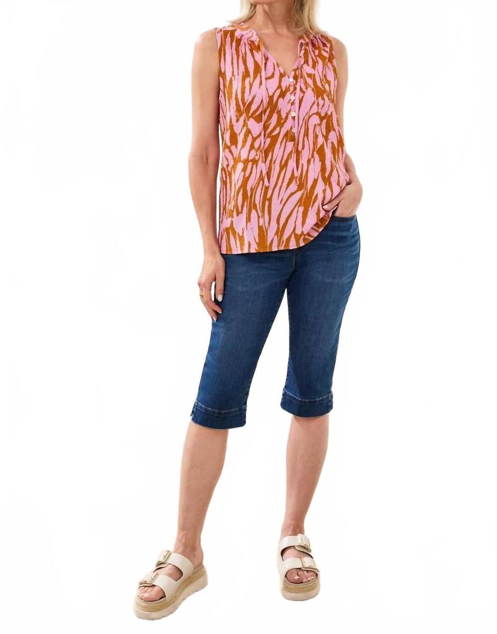 NEW TRIBAL audrey boundless pull on pedal pusher jeans in faded blue